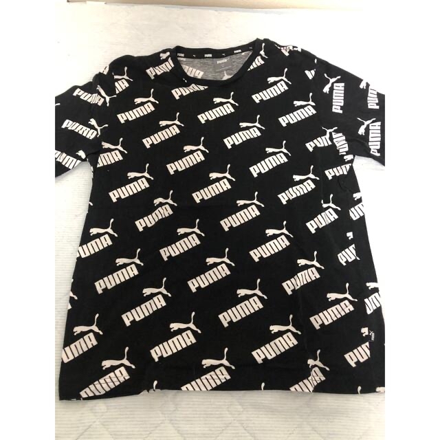 PUMA(プーマ)のプーマTシャツ、M、総柄、黒 メンズのトップス(Tシャツ/カットソー(半袖/袖なし))の商品写真