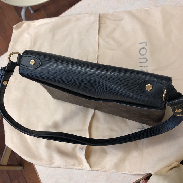 LOUIS VUITTON - ルイヴィトン ショルダーバッグ☆廃盤レア☆の通販 by