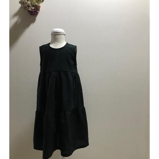 【ティアードワンピース110size】ハーフリネン　ブラック キッズ/ベビー/マタニティのキッズ服女の子用(90cm~)(ワンピース)の商品写真