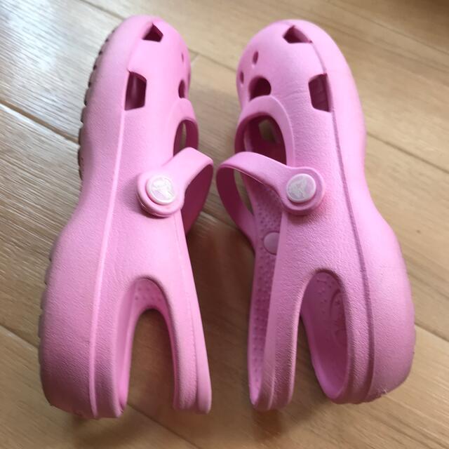 crocs(クロックス)のクロックスキッズサンダル　C11 (18センチ) キッズ/ベビー/マタニティのキッズ靴/シューズ(15cm~)(サンダル)の商品写真