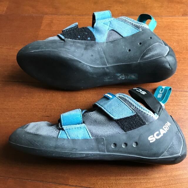 SCARPA(スカルパ)のボルダリングシューズ scarpa 37 1/2 スポーツ/アウトドアのスポーツ/アウトドア その他(その他)の商品写真