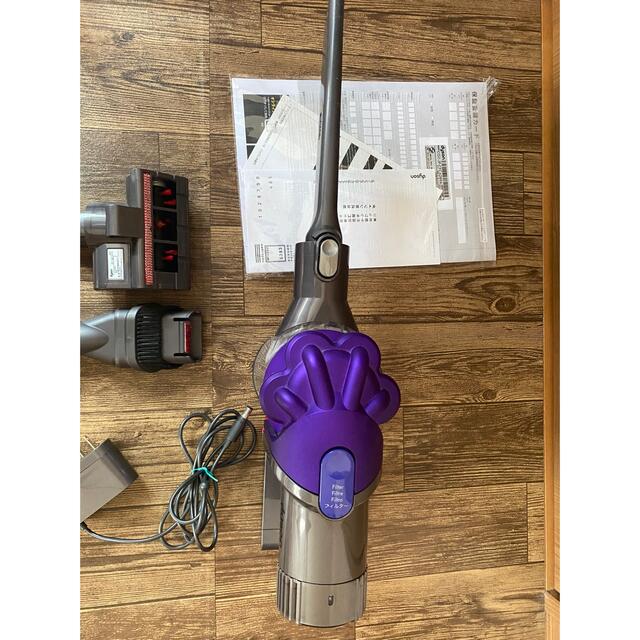 Dyson(ダイソン)の【dyson ダイソン】DC34 ハンディクリーナー　中古品 スマホ/家電/カメラの生活家電(掃除機)の商品写真