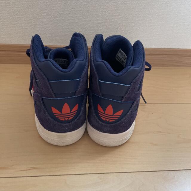 adidas(アディダス)のアディダスレディースハイカットスニーカー24.５ レディースの靴/シューズ(スニーカー)の商品写真