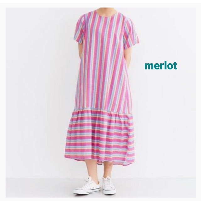 merlot(メルロー)の新品未使用　merlot  メルロー  マルチストライプ柄 ワンピース  レディースのワンピース(ロングワンピース/マキシワンピース)の商品写真