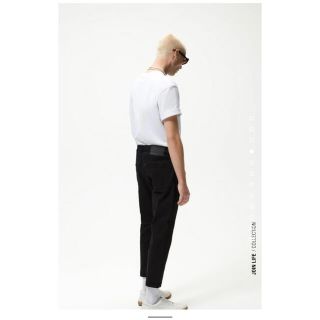 ザラ(ZARA)のZARA SLIM FIT カラーパンツ サイズ42 新品未使用(デニム/ジーンズ)