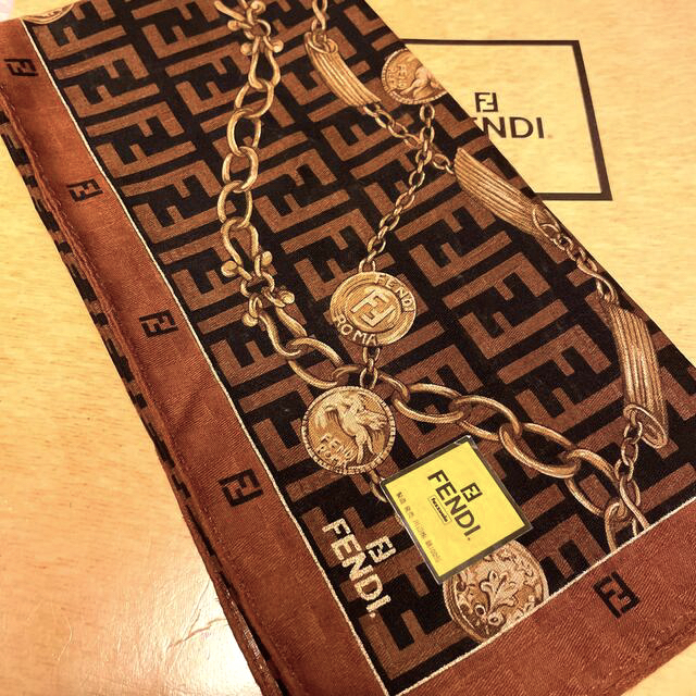 FENDI(フェンディ)の未使用　フェンディ ハンカチスカーフ　ズッカ  coin chain レディースのファッション小物(ハンカチ)の商品写真