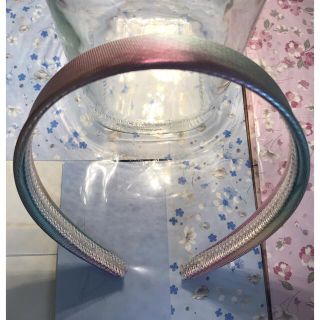 フォーエバートゥエンティーワン(FOREVER 21)の2回着用のみの★美品★フォーエバー21 レインボーカチューシャ　かわいい(カチューシャ)