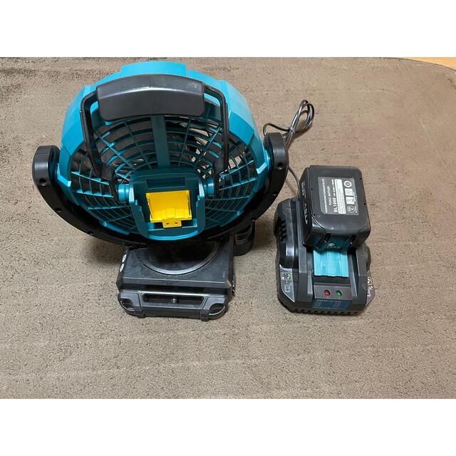 Makita(マキタ)のマキタ バッテリーファン  フィールドファン 扇風機 CF102D スマホ/家電/カメラの冷暖房/空調(扇風機)の商品写真