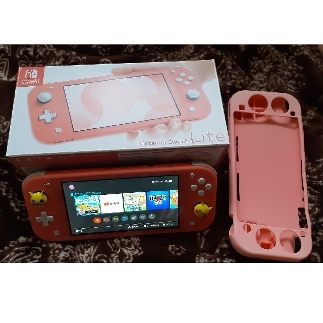 任天堂(ニンテンドウ)のNintendo Switch NINTENDO SWITCH LITE エンタメ/ホビーのゲームソフト/ゲーム機本体(家庭用ゲーム機本体)の商品写真