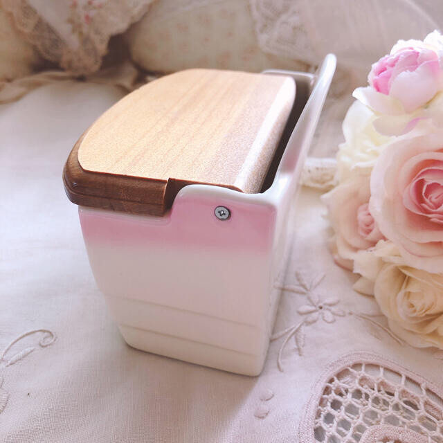 Noritake(ノリタケ)のお値下げ♡イマン♡ローズバスケット陶器アルメット缶マニーローズ薔薇ノリタケニトリ インテリア/住まい/日用品のキッチン/食器(収納/キッチン雑貨)の商品写真