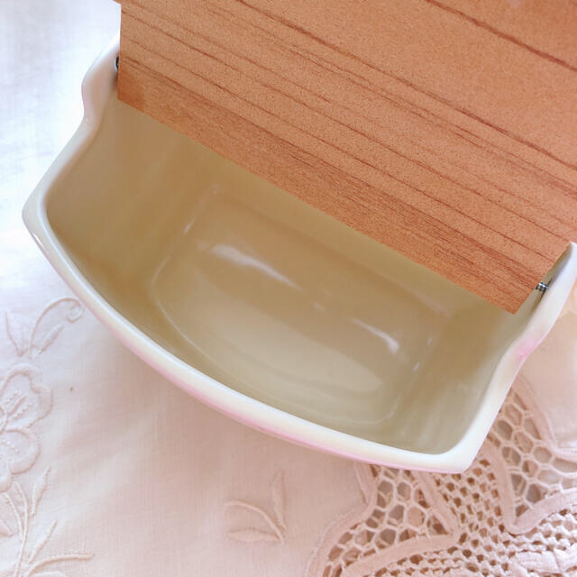 Noritake(ノリタケ)のお値下げ♡イマン♡ローズバスケット陶器アルメット缶マニーローズ薔薇ノリタケニトリ インテリア/住まい/日用品のキッチン/食器(収納/キッチン雑貨)の商品写真