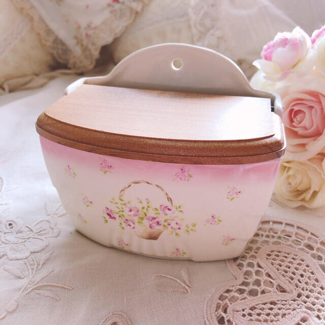 Noritake(ノリタケ)のお値下げ♡イマン♡ローズバスケット陶器アルメット缶マニーローズ薔薇ノリタケニトリ インテリア/住まい/日用品のキッチン/食器(収納/キッチン雑貨)の商品写真