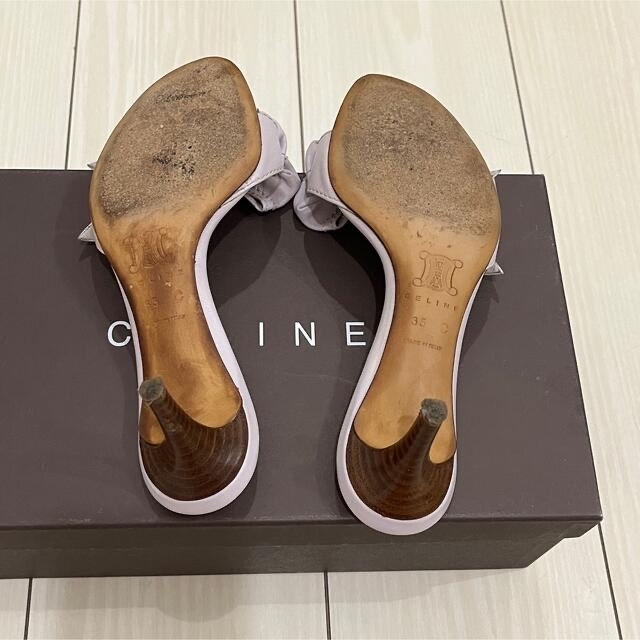 celine(セリーヌ)のミカ様★おまとめ特割★セリーヌサンダル2足　白とラベンダー レディースの靴/シューズ(サンダル)の商品写真