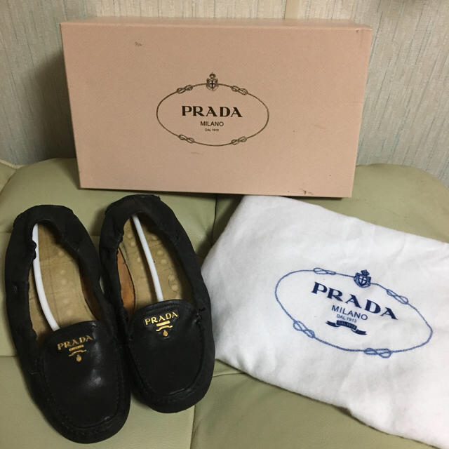 PRADA フラットシューズ