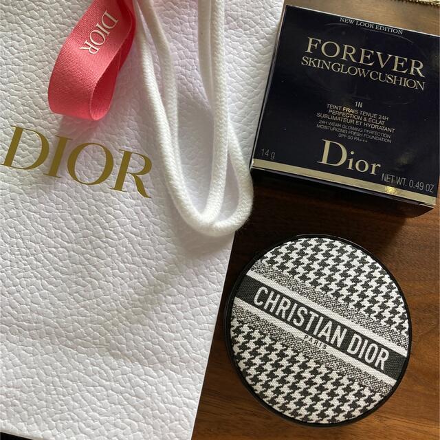 Dior クッションファンデ　ディオールスキンフォーエバーグロウクッション