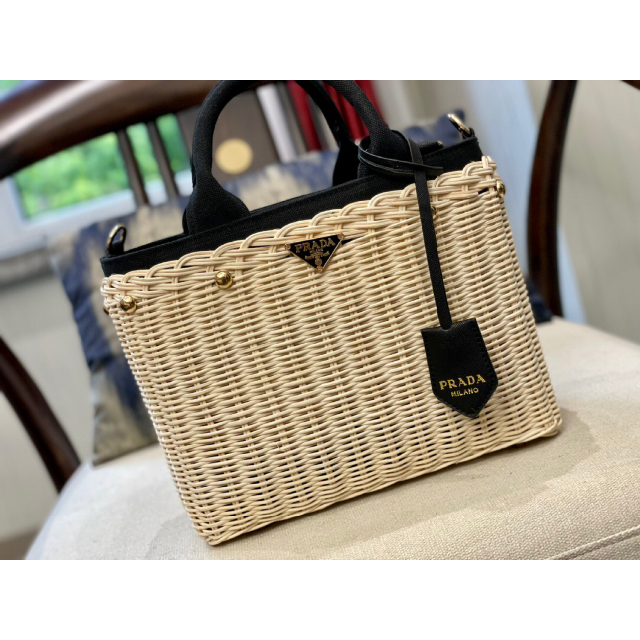 宅配便配送 PRADA ハンドバッグ ショルダー カゴバッグ ウィッカーx