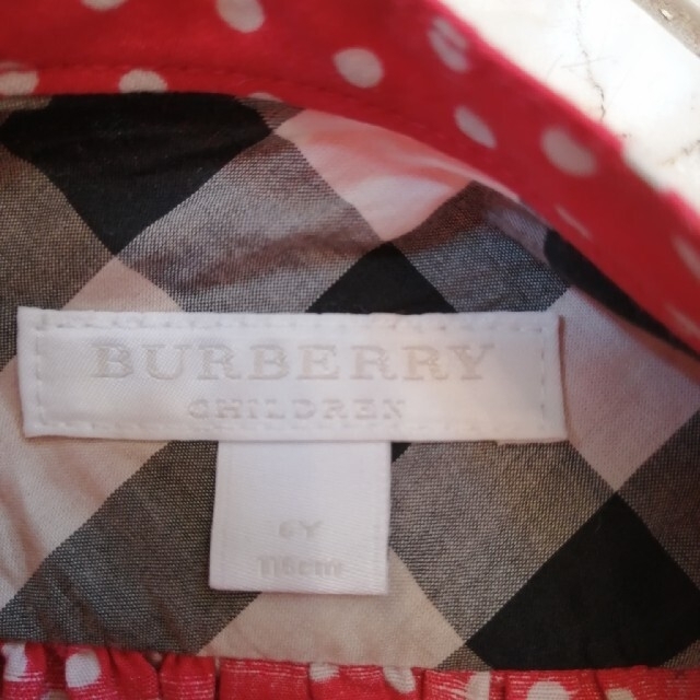 BURBERRY(バーバリー)のBURBERRY 赤×白水玉サロペット　110cm キッズ/ベビー/マタニティのキッズ服女の子用(90cm~)(パンツ/スパッツ)の商品写真