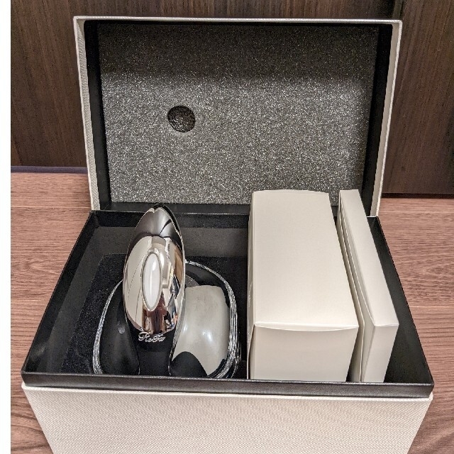 中古品】リファ グレイスヘッドスパ 【破格値下げ】 kinetiquettes.com