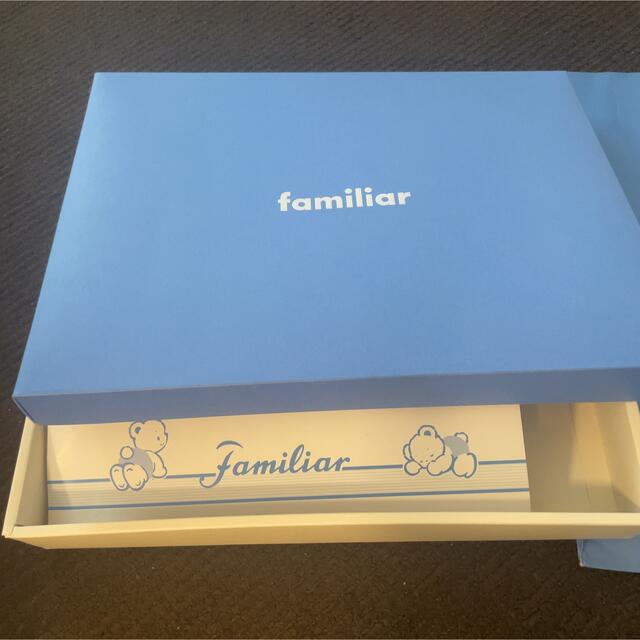 familiar(ファミリア)の美品！familiar 空箱と袋！おまけつき、送料込み♪ キッズ/ベビー/マタニティのキッズ/ベビー/マタニティ その他(その他)の商品写真