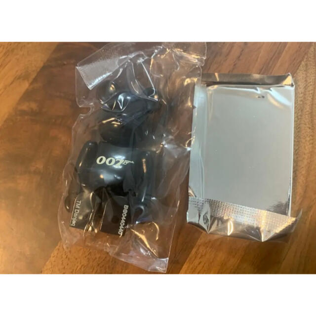 BE@RBRICK(ベアブリック)のBE@RBRICK SERIES 44/ベアブリック Artist 007 エンタメ/ホビーのおもちゃ/ぬいぐるみ(キャラクターグッズ)の商品写真