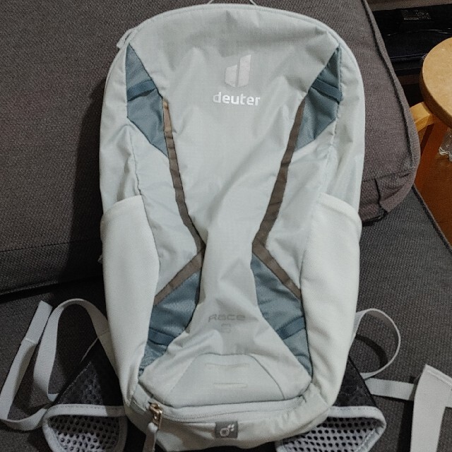 Deuter(ドイター)のドイター RACE8 メンズのバッグ(バッグパック/リュック)の商品写真