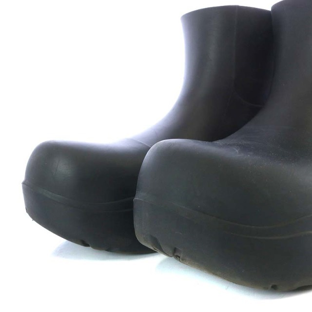 Bottega Veneta(ボッテガヴェネタ)のボッテガヴェネタ パドル レインブーツ ショート ラバー 37 23.5cm 黒 レディースの靴/シューズ(レインブーツ/長靴)の商品写真