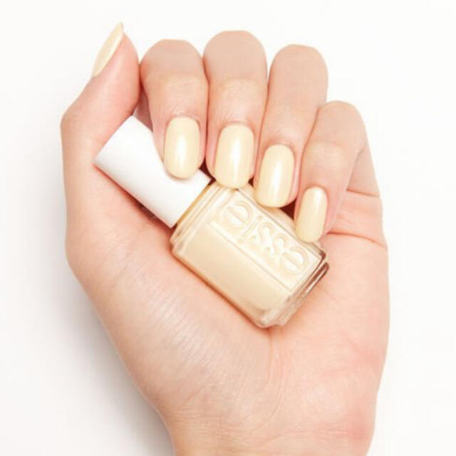 Essie(エッシー)のエッシー　ネイルエナメル　2色セット コスメ/美容のネイル(マニキュア)の商品写真