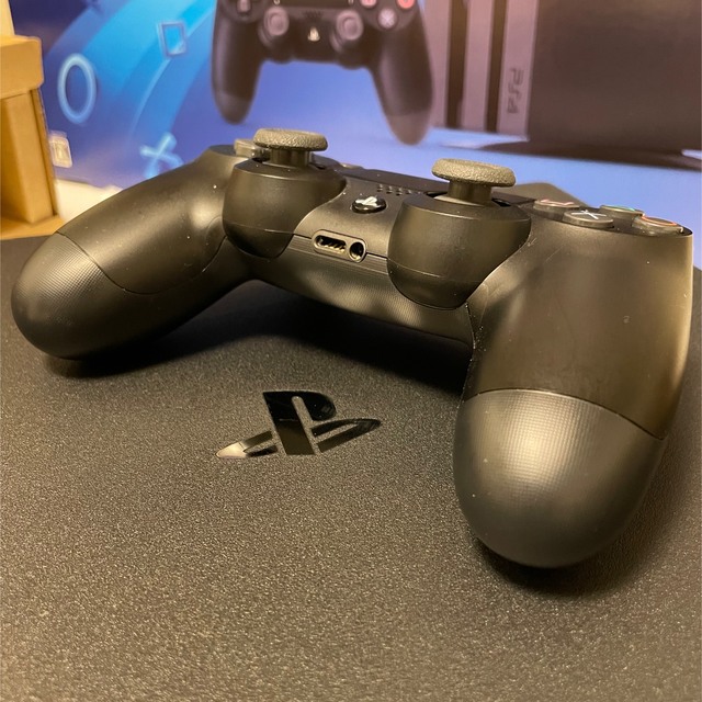 【美品】PlayStation4 Pro 本体  CUH-7000BB01