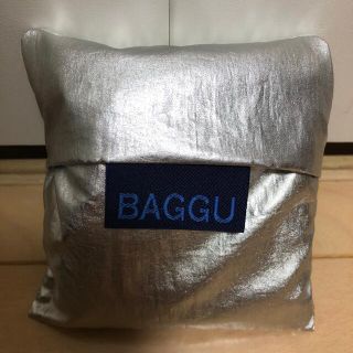 バグゥ(BAGGU)の新品★BAGGU・ミニサイズ　メタリックシルバー　エコバッグ(エコバッグ)