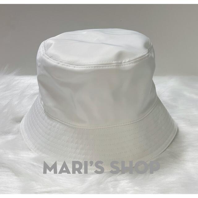 定番超歓迎 PRADA ロゴ Mサイズ 帽子 ホワイトの通販 by MARI's shop 