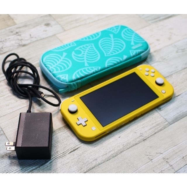 Nintendo switch LITE イエロー　美品　箱なし　ケースセット