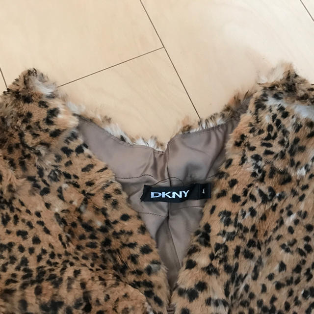 DKNY(ダナキャランニューヨーク)のDKNY ヒョウ柄ケープ レディースのファッション小物(マフラー/ショール)の商品写真