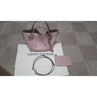 ルイヴィトン(LOUIS VUITTON)の美品送料無料ルイ・ヴィトンヒナPM モノグラムマヒナ ハンドバッグ 2WAY(ハンドバッグ)