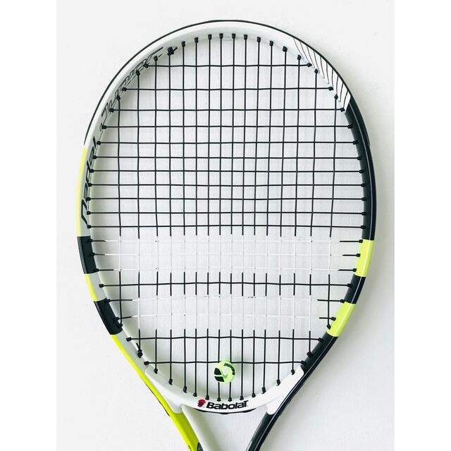 Babolat(バボラ)の【新品同様】バボラ『ニューナダルJr 140』ジュニアテニスラケット／イエロー スポーツ/アウトドアのテニス(ラケット)の商品写真