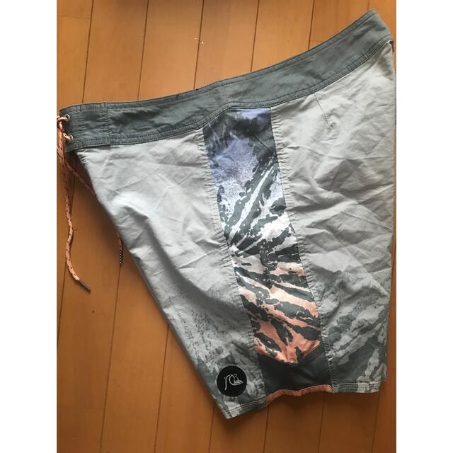 QUIKSILVER(クイックシルバー)の値下げ クイックシルバー サーフパンツ Mens 34 スポーツ/アウトドアのスポーツ/アウトドア その他(サーフィン)の商品写真