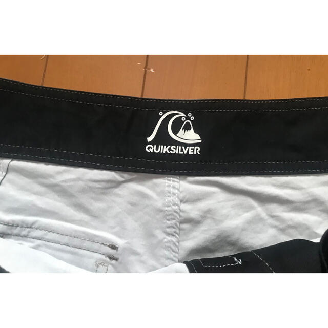 QUIKSILVER(クイックシルバー)の値下げ クイックシルバー サーフパンツ Mens 34 スポーツ/アウトドアのスポーツ/アウトドア その他(サーフィン)の商品写真