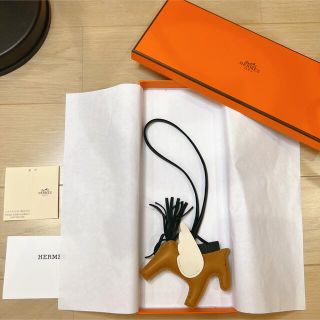 Hermes - エルメスHermesロデオペガサスチャームPM セサミ×クロ ...