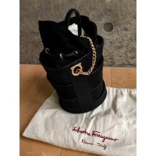 サルヴァトーレフェラガモ(Salvatore Ferragamo)のフェラガモ　ショルダーバッグ(ショルダーバッグ)