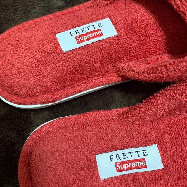 Supreme(シュプリーム)のSupreme Frette Slippers スリッパ レッド 赤 8-10 インテリア/住まい/日用品のインテリア小物(スリッパ/ルームシューズ)の商品写真