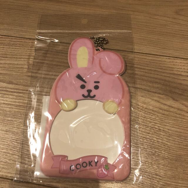 BT21(ビーティーイシビル)の公式　BT21 フルーツカードケース　COOKY グク レディースのファッション小物(パスケース/IDカードホルダー)の商品写真