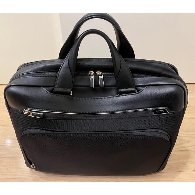 中古品)TUMI ビジネスバック アライブソーヤーブリーフ 中古品)TUMI ビジネスバック アライブソーヤーブリーフ