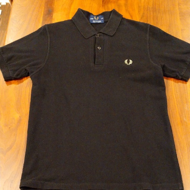 FRED PERRY(フレッドペリー)の値下げ！美品！FRED PERRY 黒ポロシャツ メンズのトップス(ポロシャツ)の商品写真