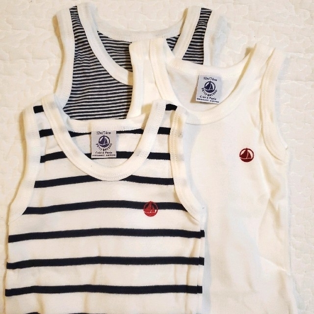 PETIT BATEAU(プチバトー)のプチバトー ノースリーブ ボディ ３枚組 肌着 ロンパース キッズ/ベビー/マタニティのベビー服(~85cm)(肌着/下着)の商品写真