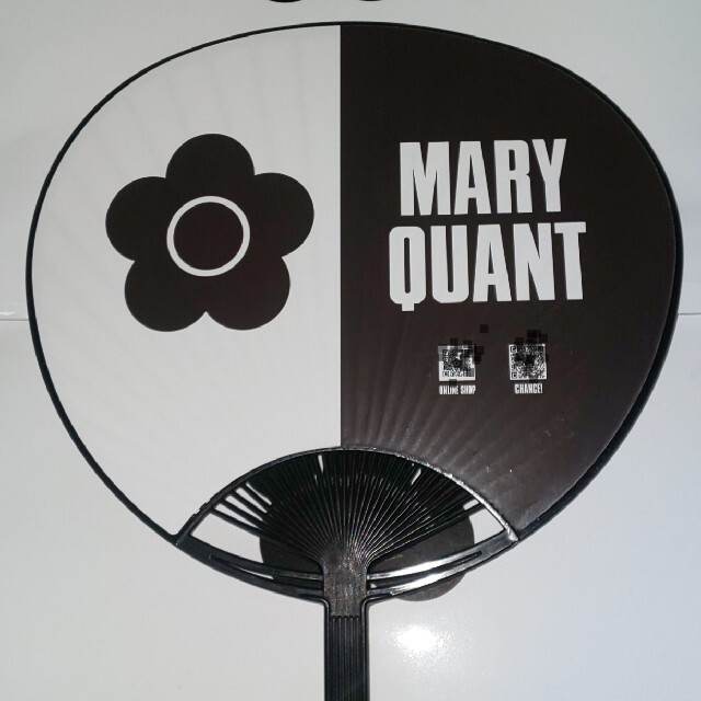 MARY QUANT(マリークワント)の【匿名配送】マリークワント うちわ 2枚セット レディースのファッション小物(その他)の商品写真