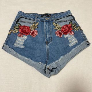 ザラ(ZARA)のインポート　刺繍デニムショーパン　Mサイズ(ショートパンツ)