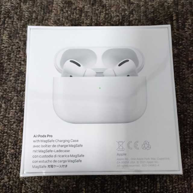 Apple(アップル)の【新品・未開封】 AirPods Pro MLWK3J/A 本体 国内正規品 スマホ/家電/カメラのオーディオ機器(ヘッドフォン/イヤフォン)の商品写真