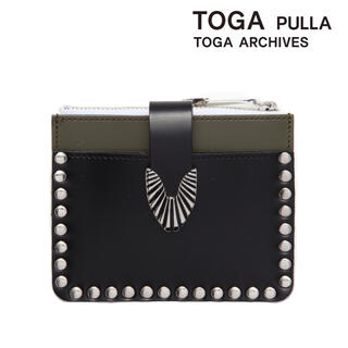 TOGA - 新品 定価2.6万円 TOGA PULLA  レザースタッズウォレット