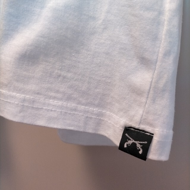 roar(ロアー)のロアー　バック二丁拳銃スワロスタッズTシャツ　白　ホワイト メンズのトップス(Tシャツ/カットソー(半袖/袖なし))の商品写真