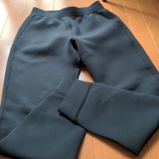 ユニクロ(UNIQLO)のストレッチドライスウェットパンツ(スラックス)