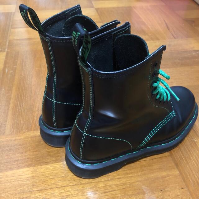 Dr.Martens(ドクターマーチン)のドクターマーチン　uk5 8ホール　黒　緑　ブラック　グリーン　♪ レディースの靴/シューズ(ブーツ)の商品写真